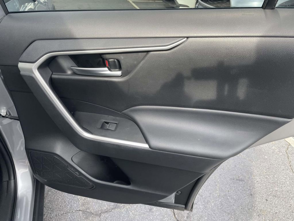 Used 2025 Toyota RAV4 XLE image 43