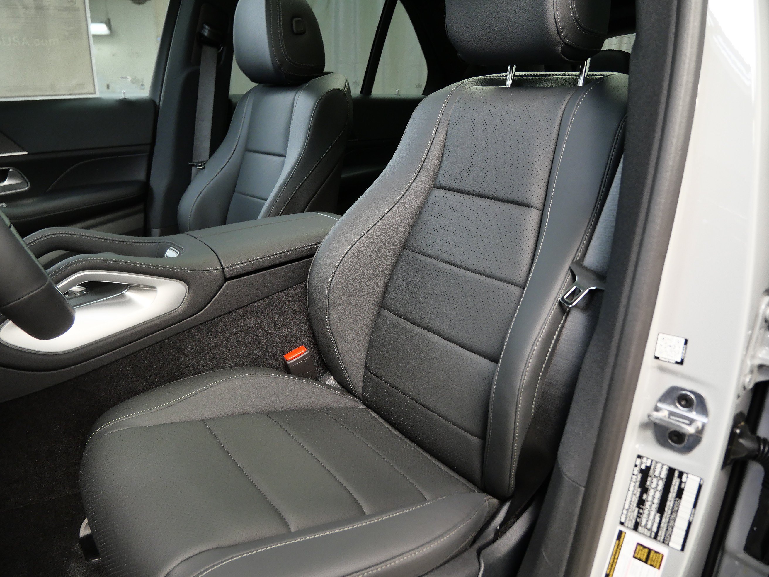 New 2026 Mercedes-Benz GLE 350 4MATIC image 3