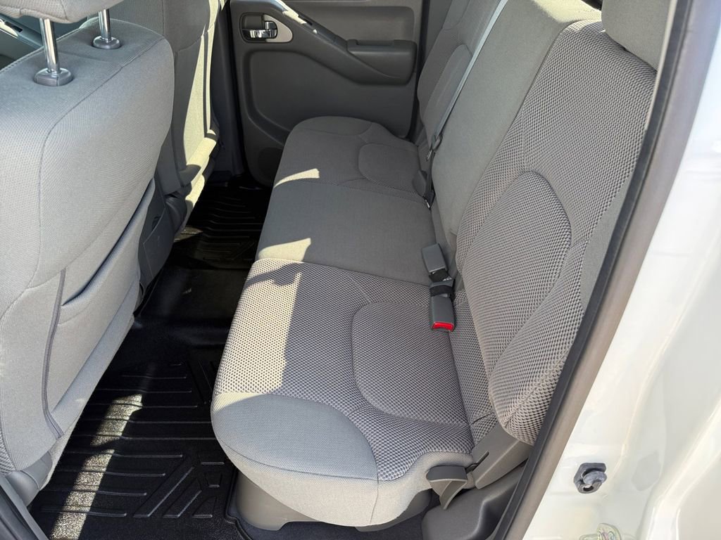Used 2020 Nissan Frontier SV RWD image 11