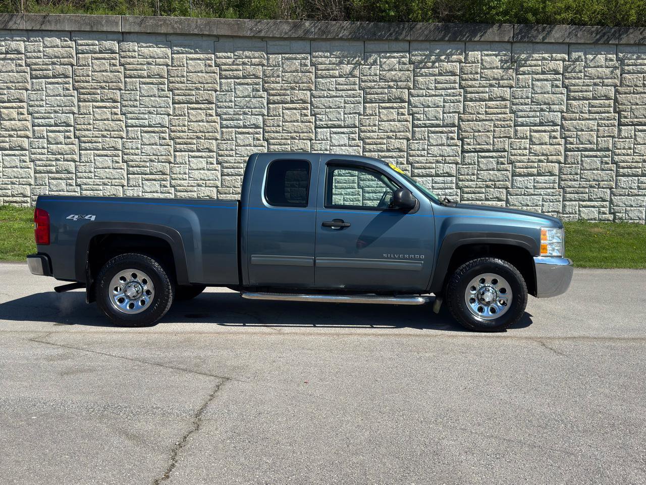 Used 2013 Chevrolet Silverado 1500 LS image 2