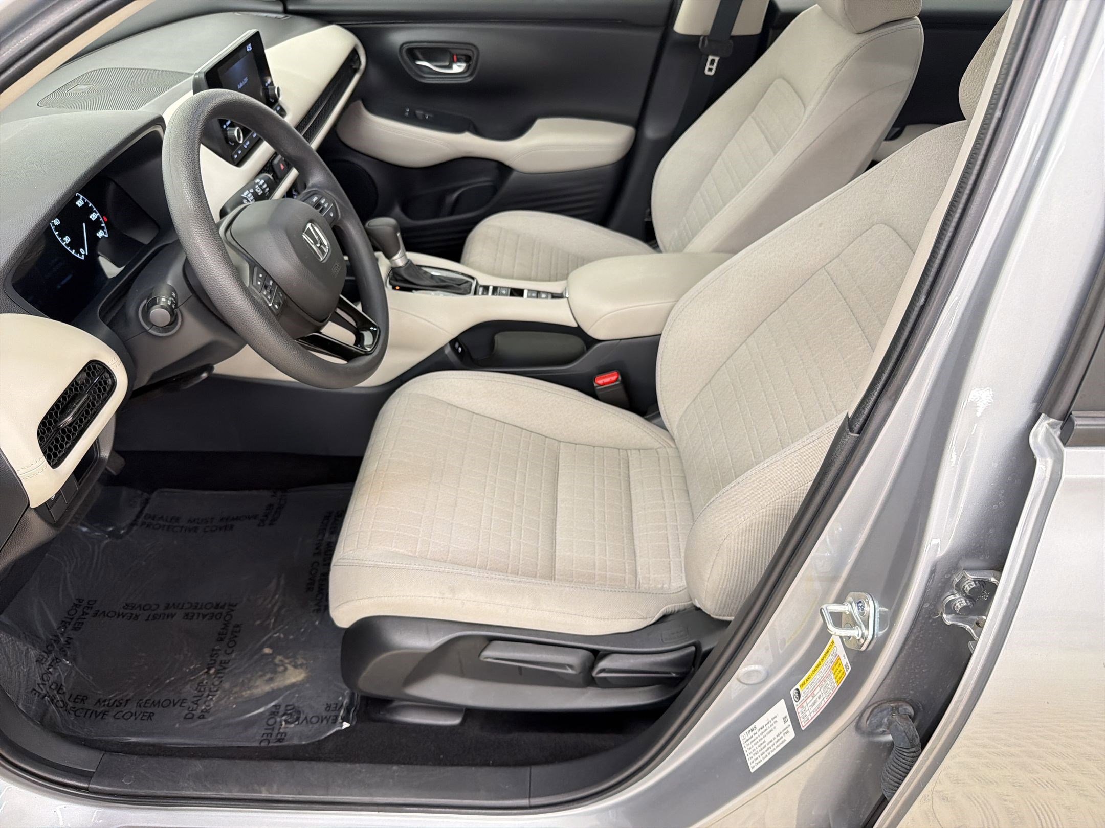 Used 2025 Honda HR-V LX image 5