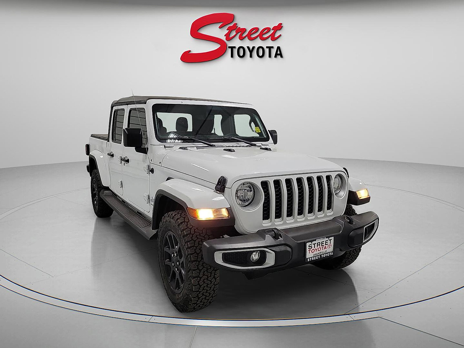 Used 2023 Jeep Gladiator Overland image 5