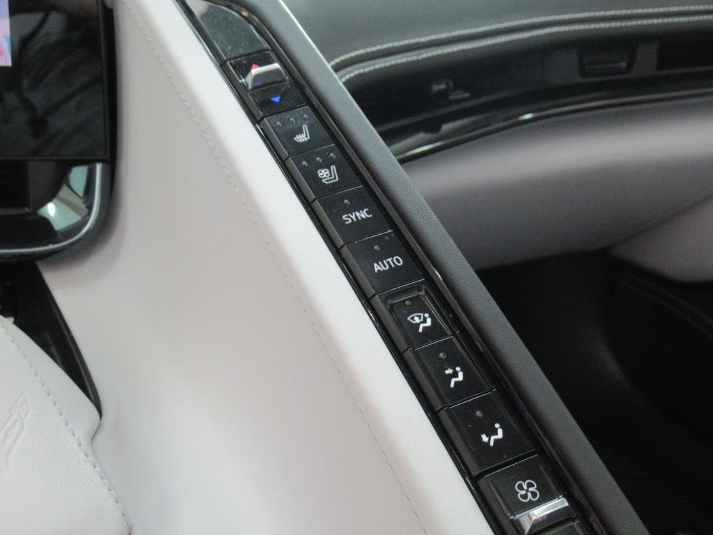 Used 2025 Chevrolet Corvette Z06 image 25