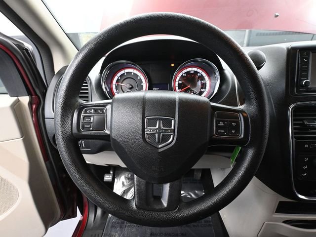 Used 2020 Dodge Grand Caravan SE w/ UConnect Hands-Free Group FWD image 23