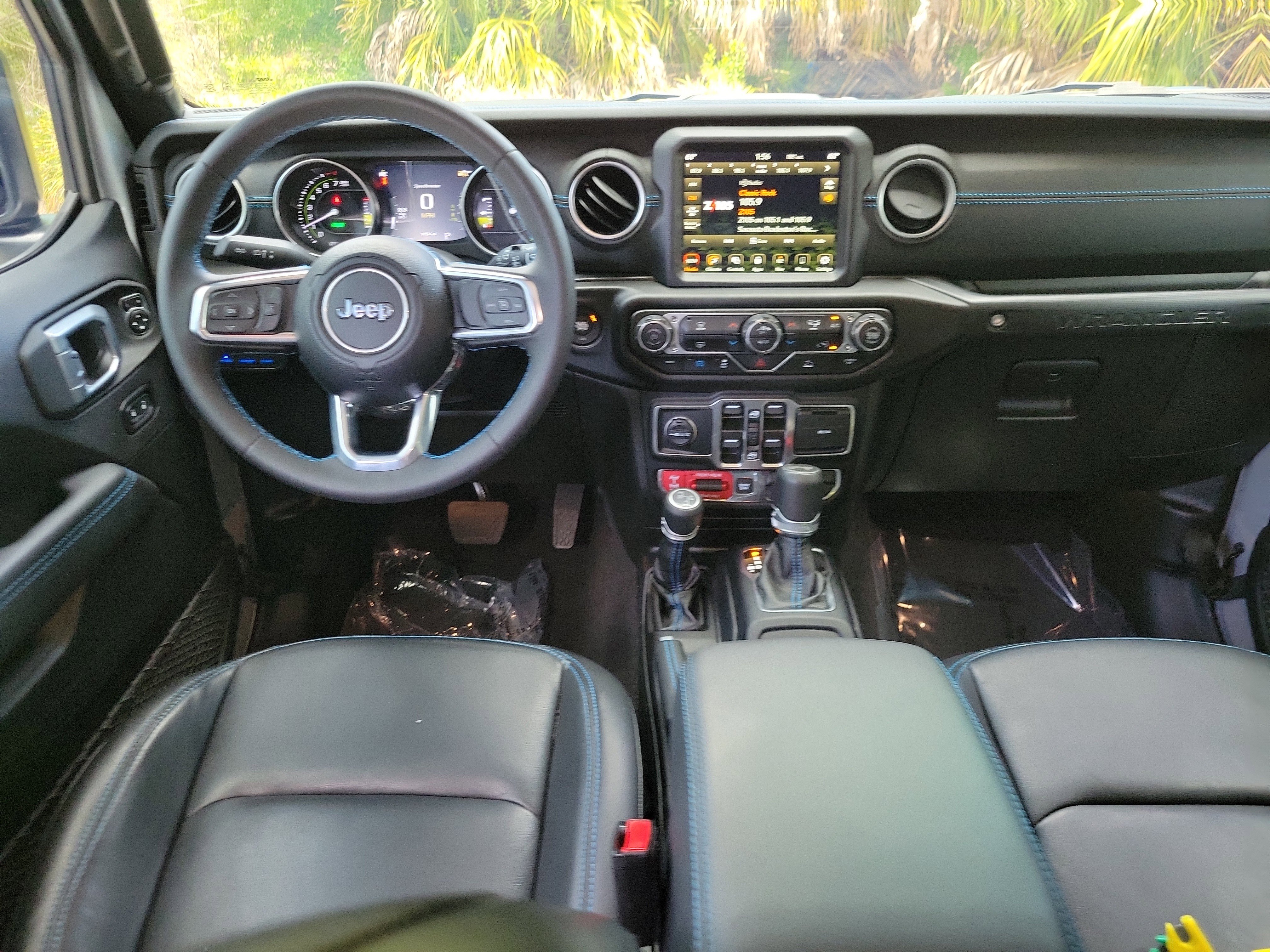 Used 2023 Jeep Wrangler Unlimited Rubicon 4xe AWD/4WD image 13