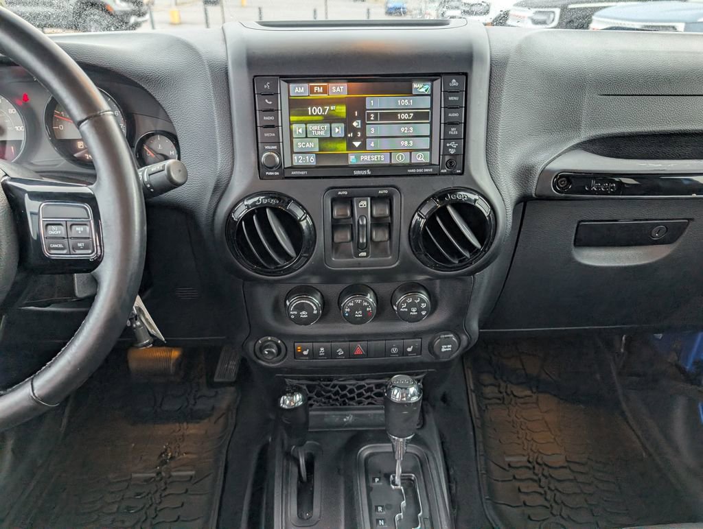 Used 2016 Jeep Wrangler Unlimited Sahara image 17