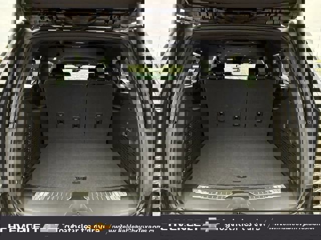 Certified 2026 Chevrolet Suburban RST w/ Comfort Package image 35