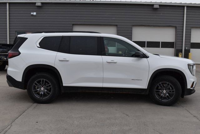 Used 2025 GMC Acadia Elevation image 4