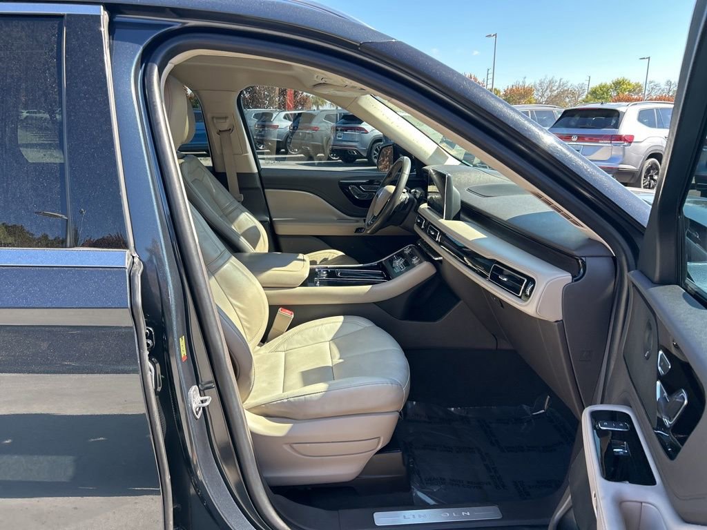 Used 2022 Lincoln Aviator Reserve w/ Elements Package Plus image 39