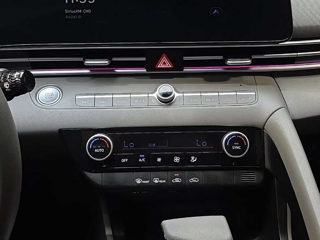 Certified 2024 Hyundai Elantra SEL FWD image 19