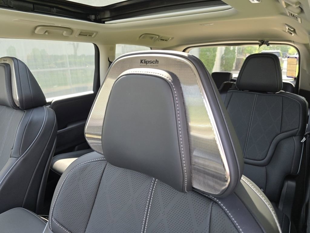 New 2025 INFINITI QX80 Sensory w/ Exterior Package image 17