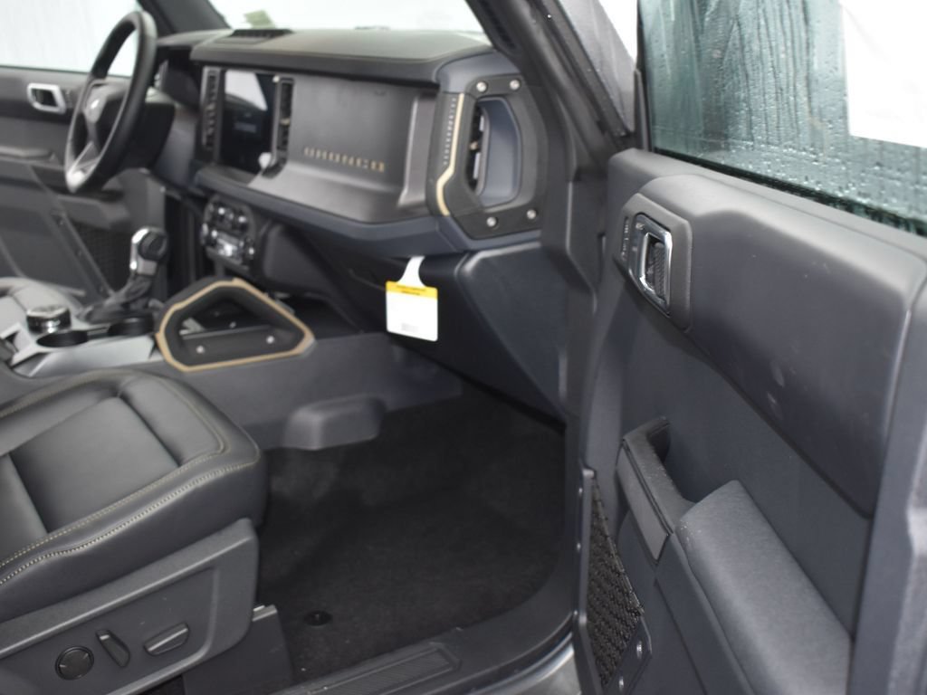 New 2025 Ford Bronco Badlands w/ Sasquatch Package AWD/4WD image 14