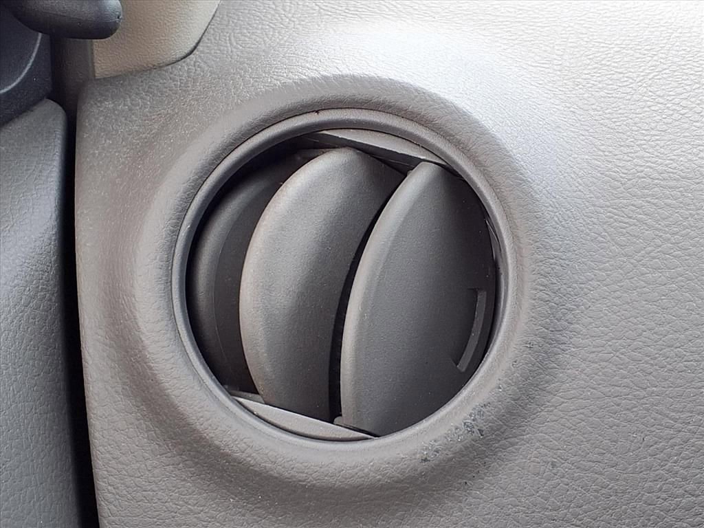 Used 2009 Toyota Yaris Sedan image 27