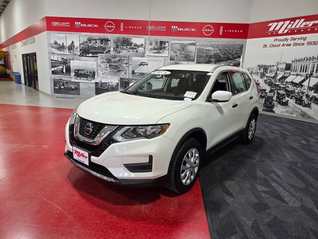 Used 2019 Nissan Rogue S image 8