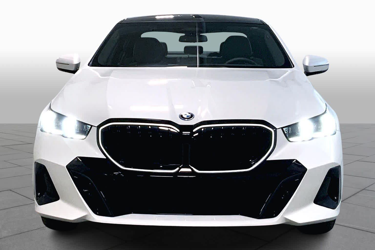 New 2026 BMW 550e xDrive w/ Executive Package AWD/4WD image 3