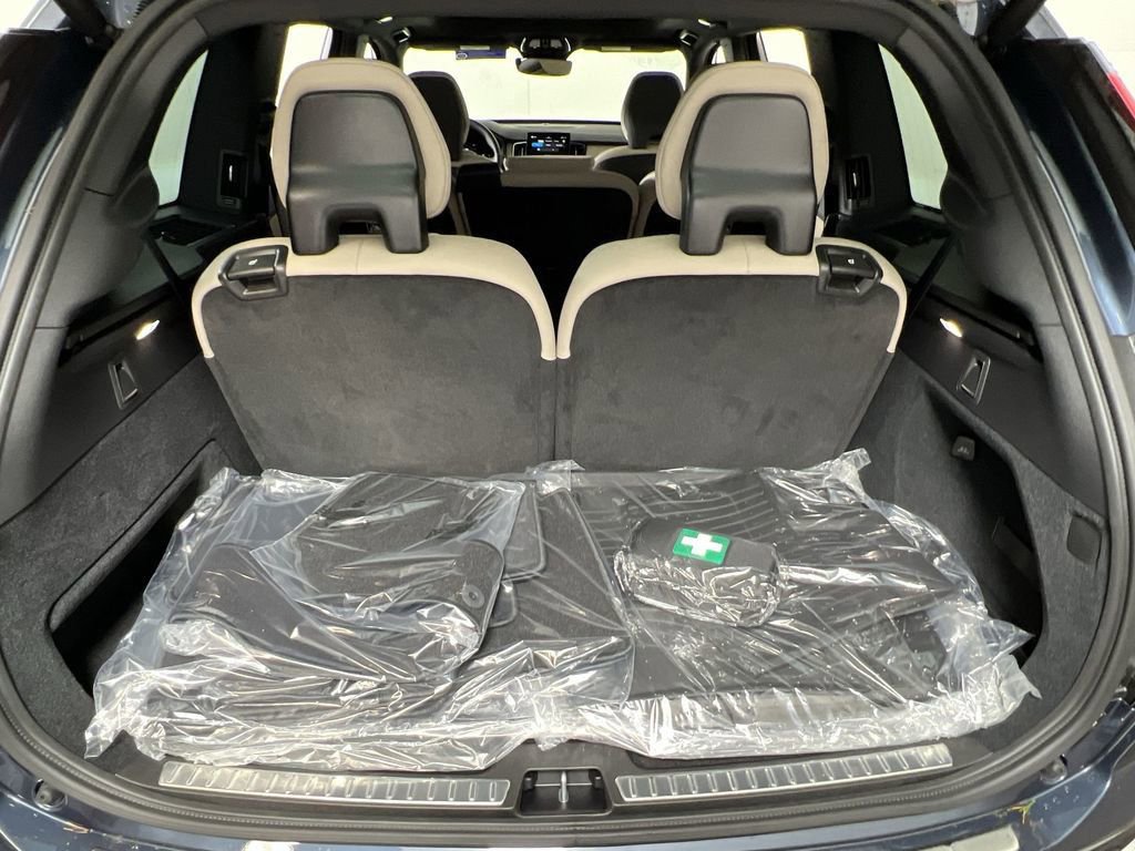 New 2026 Volvo XC90 B6 Plus w/ Protection Package Premier image 19