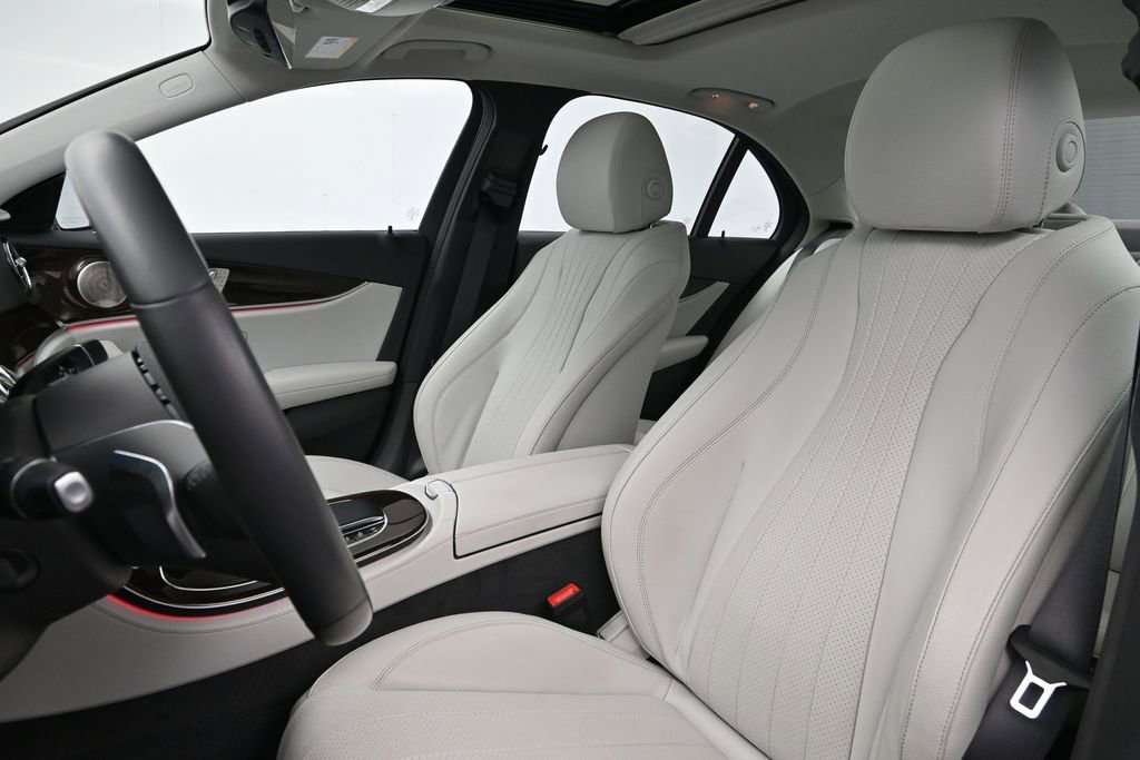Used 2021 Mercedes-Benz E 350 4MATIC Sedan image 5