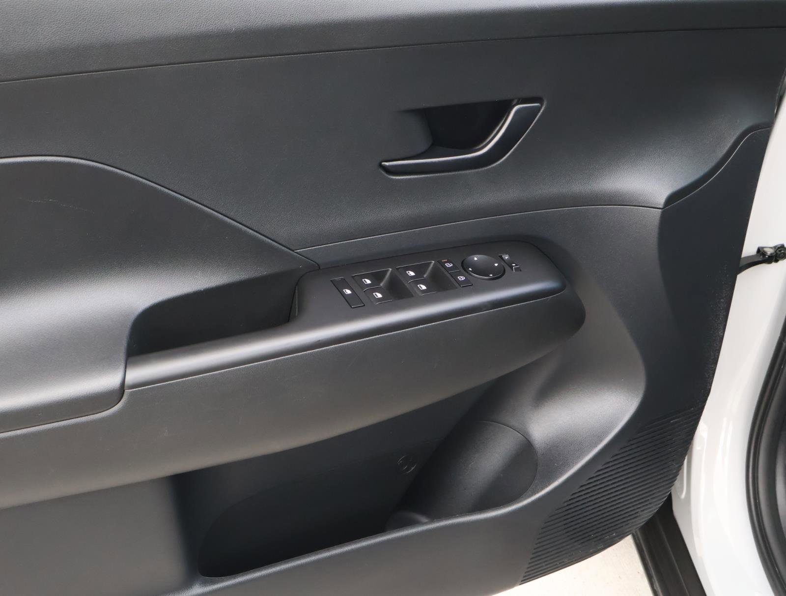 Certified 2026 Hyundai Kona SE image 14