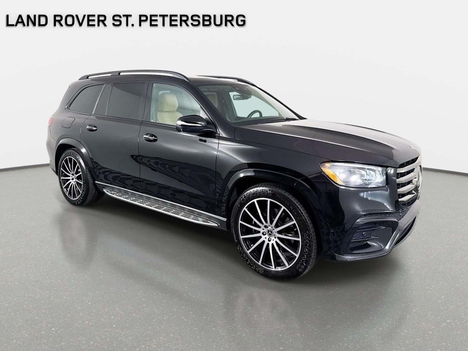 Used 2024 Mercedes-Benz GLS 580 4MATIC image 3