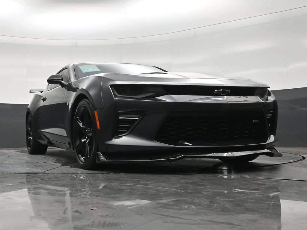 Used 2018 Chevrolet Camaro SS RWD image 26
