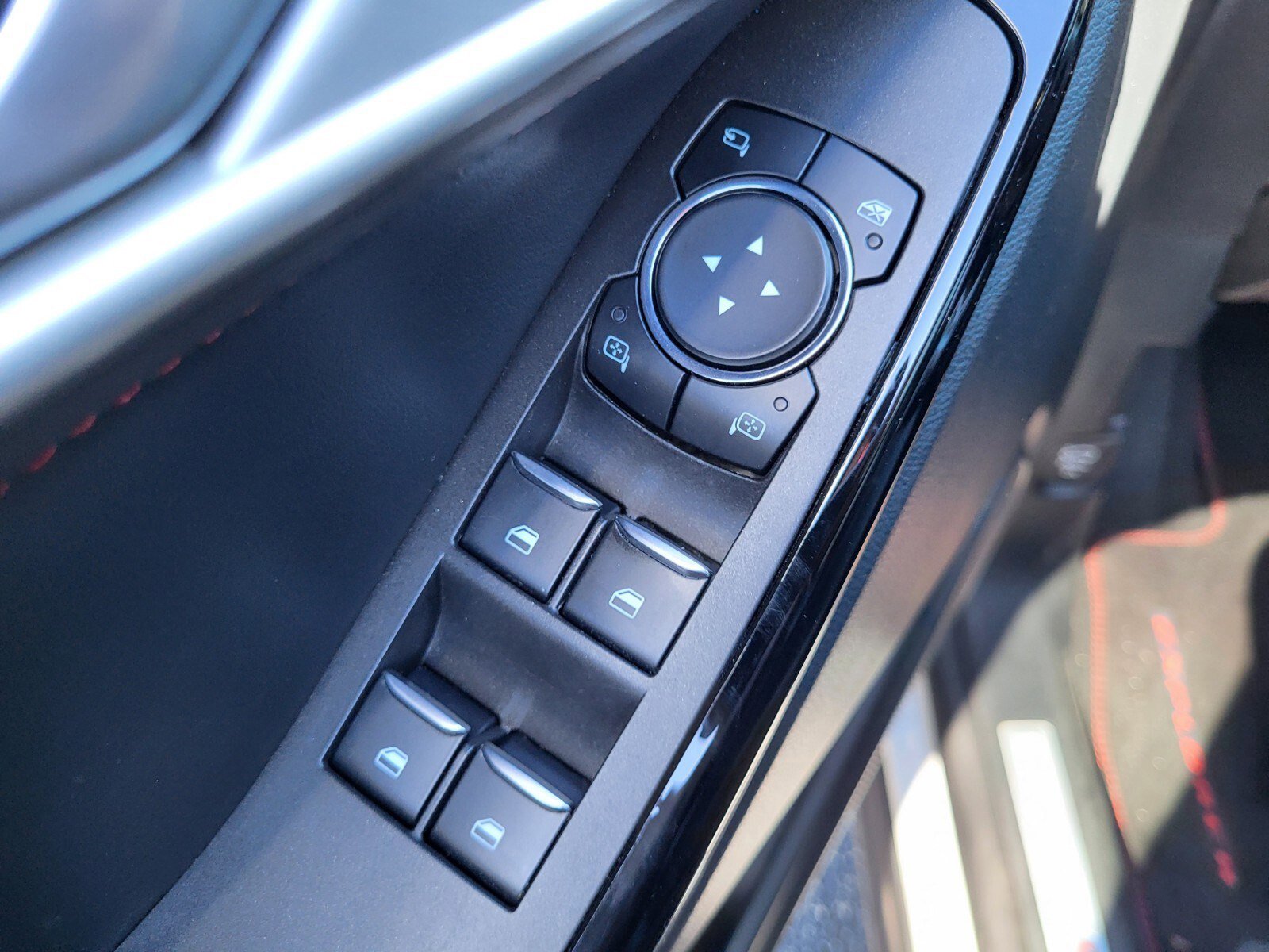 Certified 2023 Ford Explorer ST-Line w/ Class IV Trailer Tow Package image 18