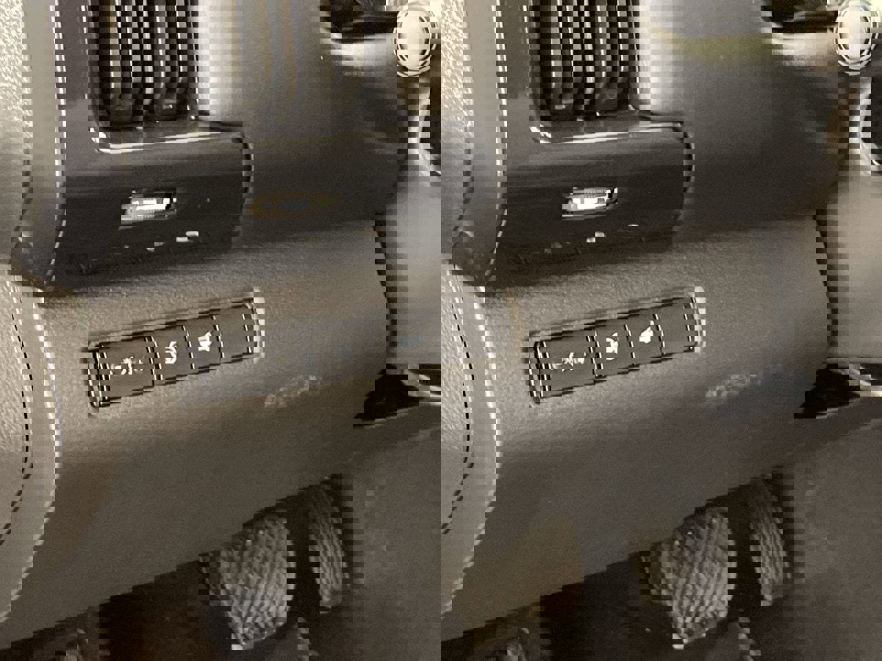 Used 2025 Nissan Pathfinder SV image 12