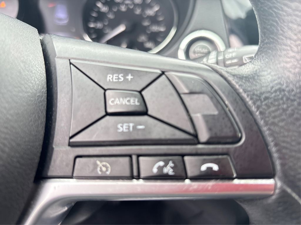Used 2017 Nissan Rogue Sport SV AWD/4WD image 27