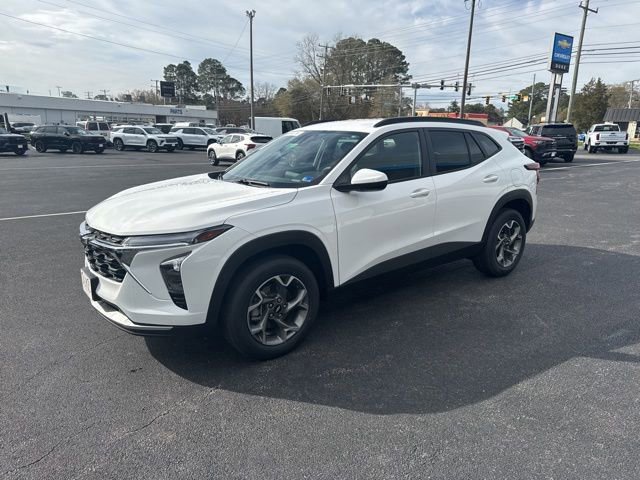 New 2026 Chevrolet Trax LT w/ Driver Confidence Package FWD image 16