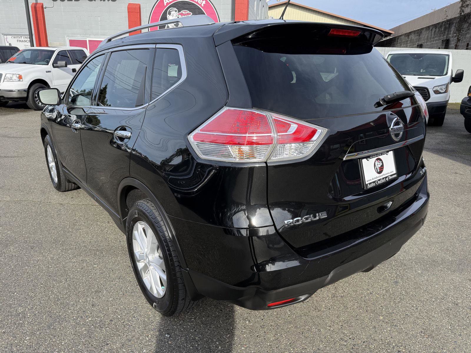 Used 2016 Nissan Rogue SV image 12