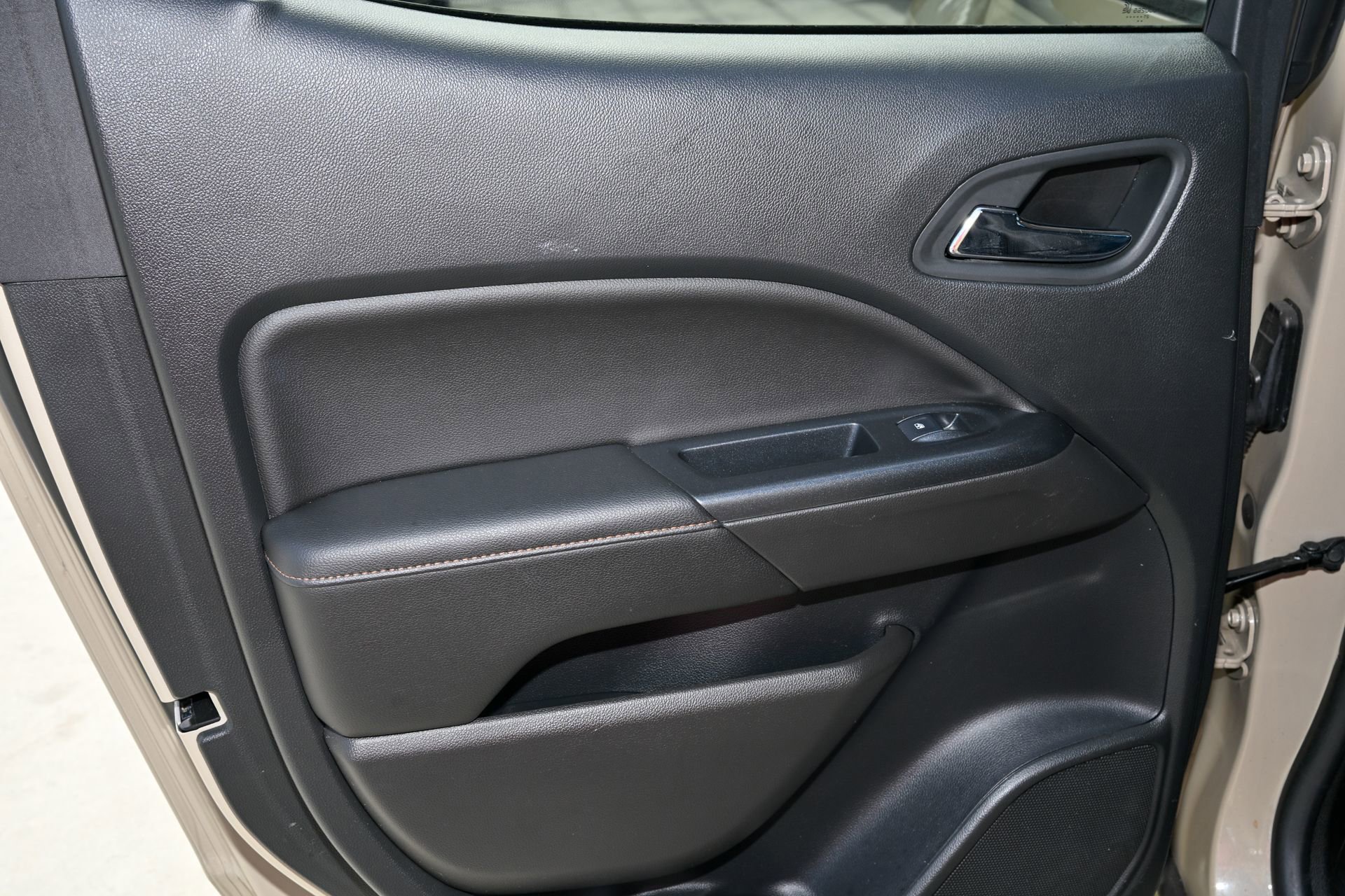 Used 2022 GMC Canyon AT4 image 11