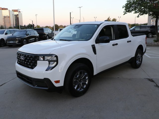 New 2026 Ford Maverick XLT w/ XLT Luxury Package FWD image 3