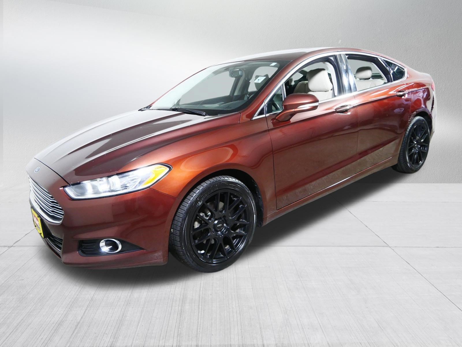Used 2016 Ford Fusion Titanium FWD image 3