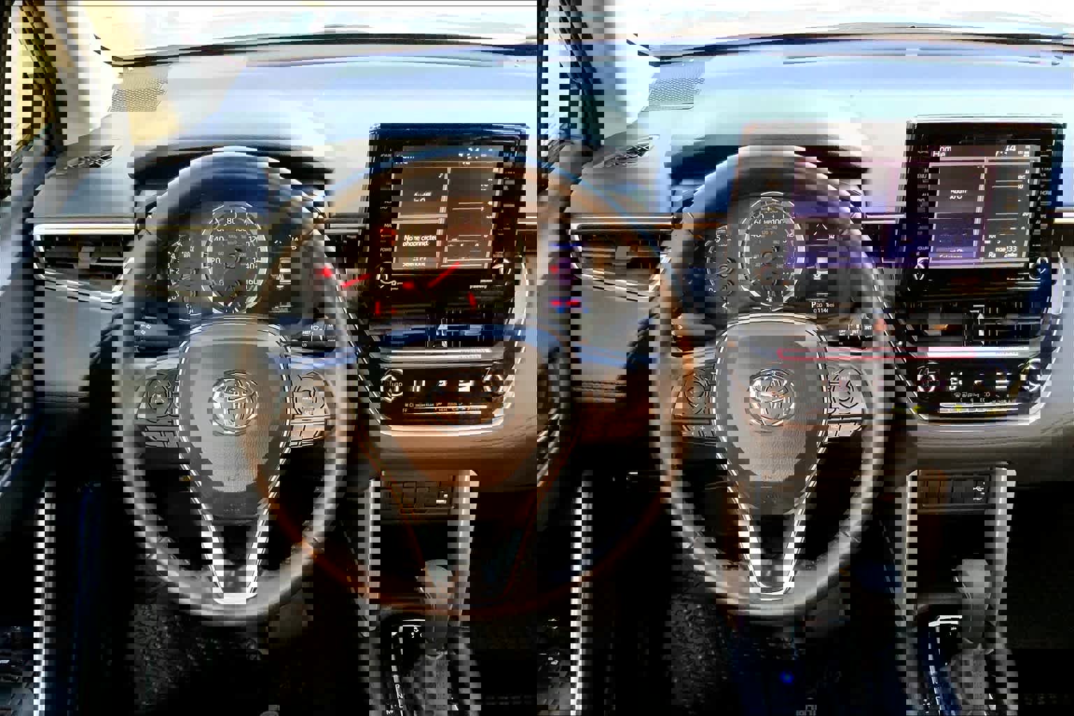 Used 2022 Toyota Corolla Cross LE image 5