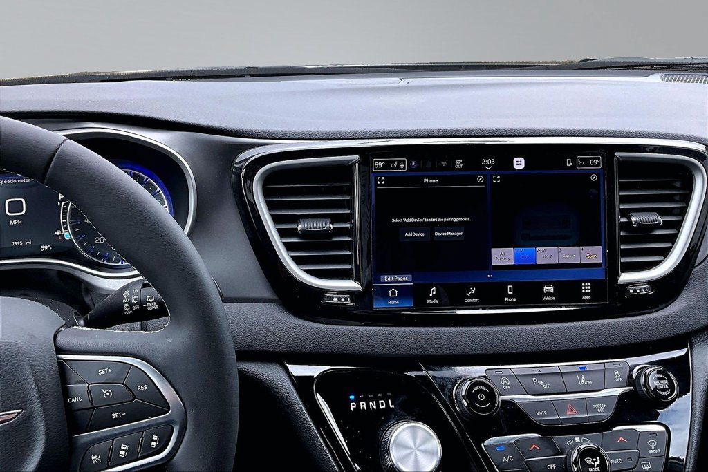 Certified 2026 Chrysler Pacifica Select FWD image 10