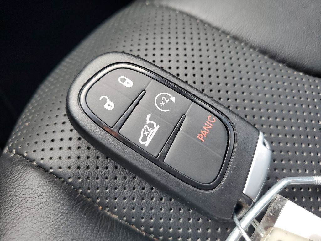 Used 2019 Jeep Cherokee Limited image 27