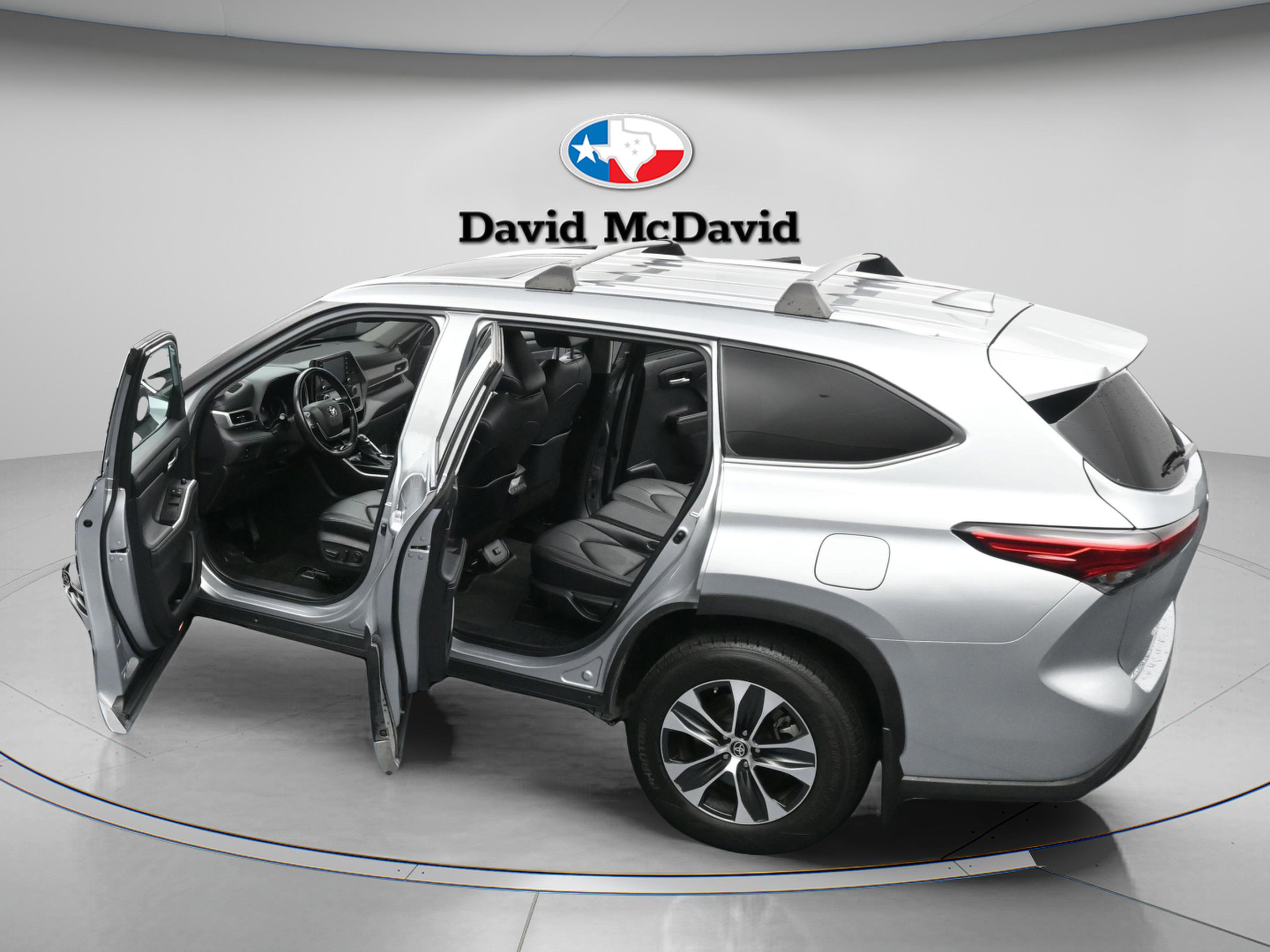 Used 2021 Toyota Highlander XLE image 46