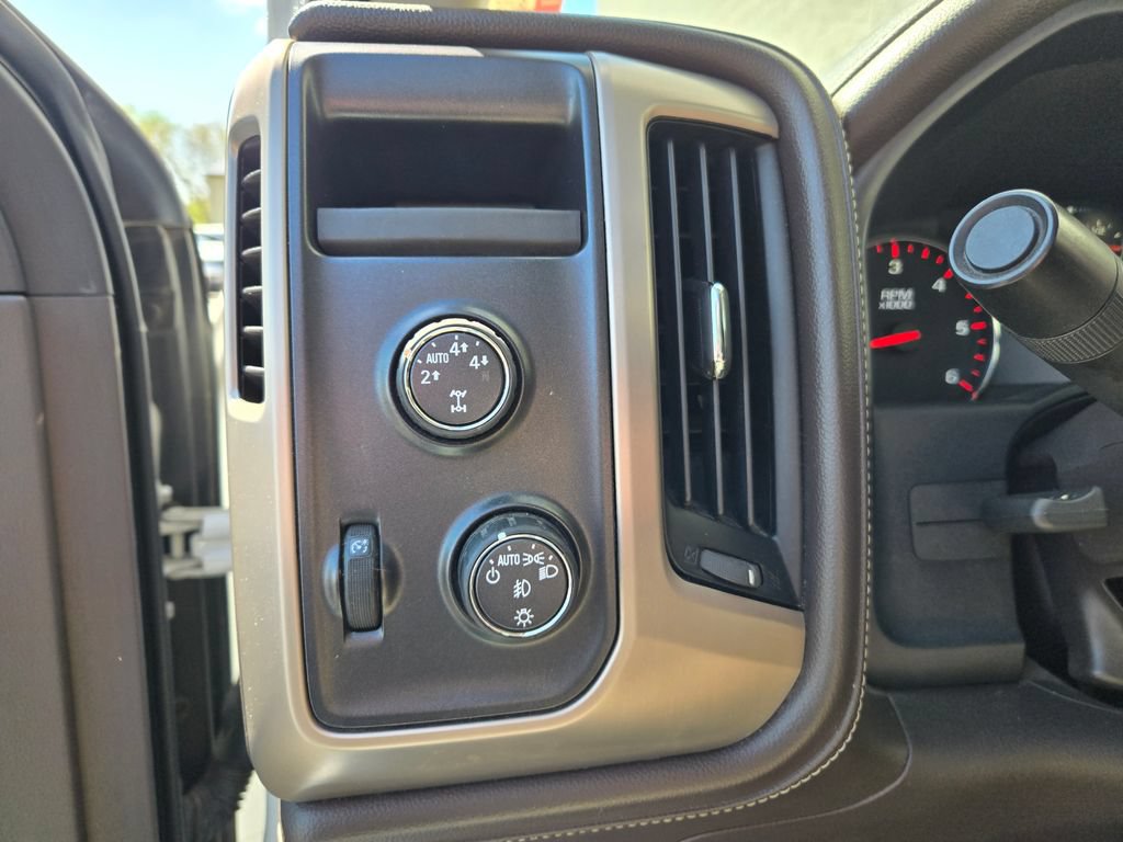 Used 2016 GMC Sierra 1500 Denali w/ Enhanced Driver Alert Package AWD/4WD image 18