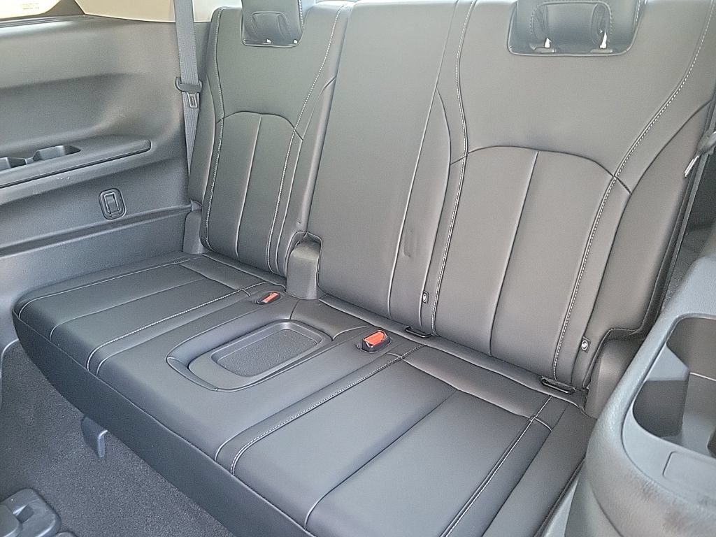 Used 2023 INFINITI QX60 Luxe w/ Cargo Package AWD/4WD image 16