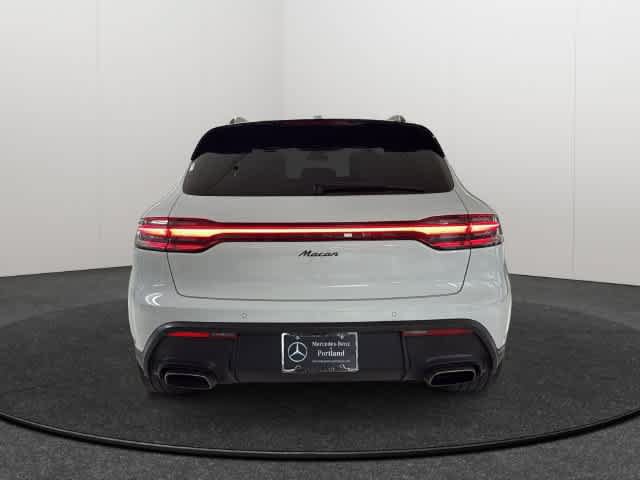 Used 2022 Porsche Macan AWD/4WD image 5