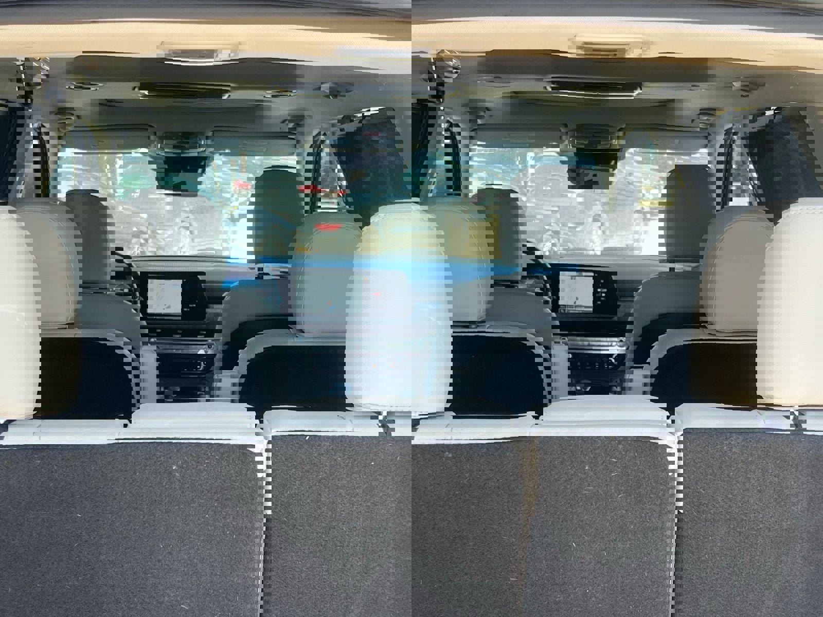 Used 2025 Kia Telluride SX w/ SX Captain's Chair Package image 16