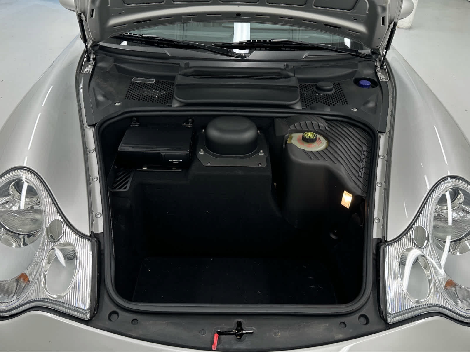 Used 2003 Porsche 911 Carrera 4 AWD/4WD image 35