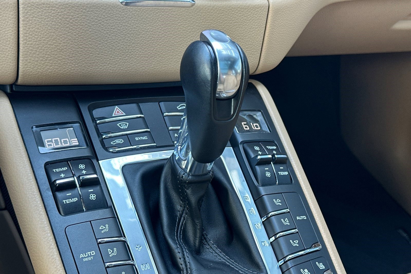 Used 2018 Porsche Macan Sport Edition image 28