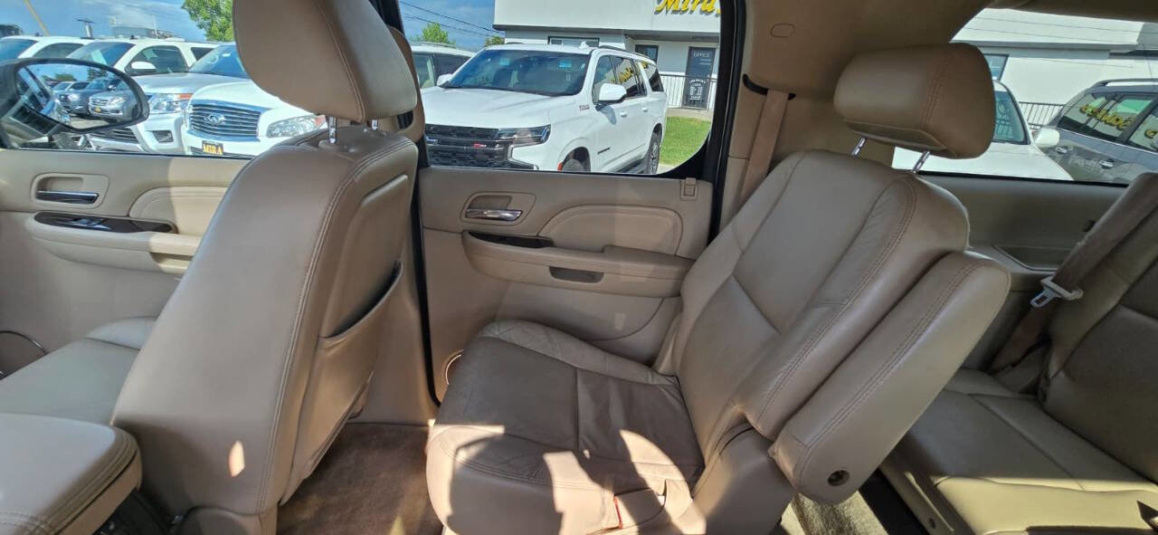 Used 2009 Cadillac Escalade ESV AWD image 17
