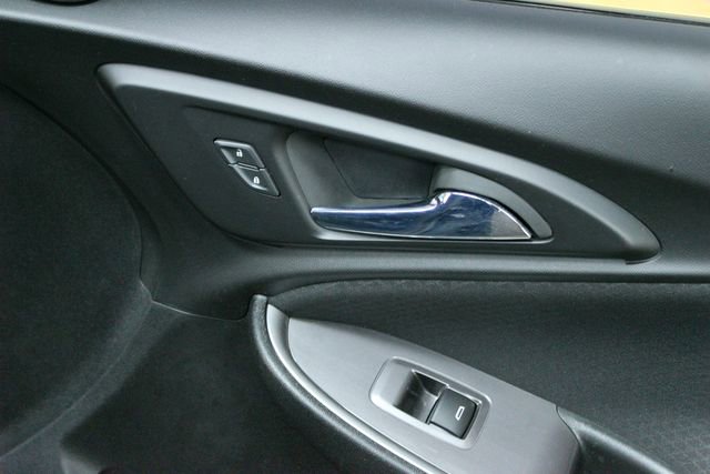 Used 2022 Chevrolet Malibu LT FWD image 9