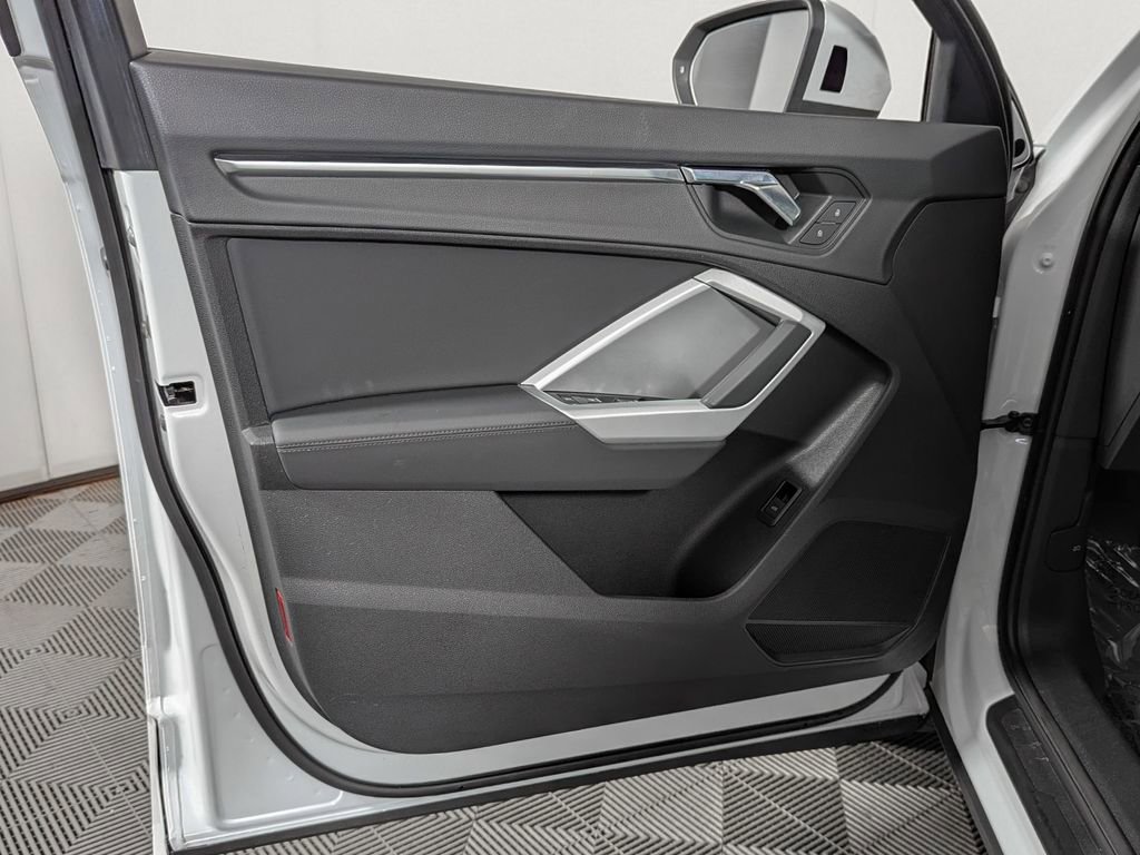 Used 2020 Audi Q3 2.0T Premium w/ Convenience Package image 12