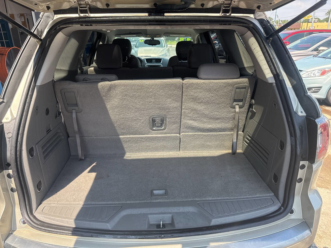 Used 2013 GMC Acadia SLE image 7