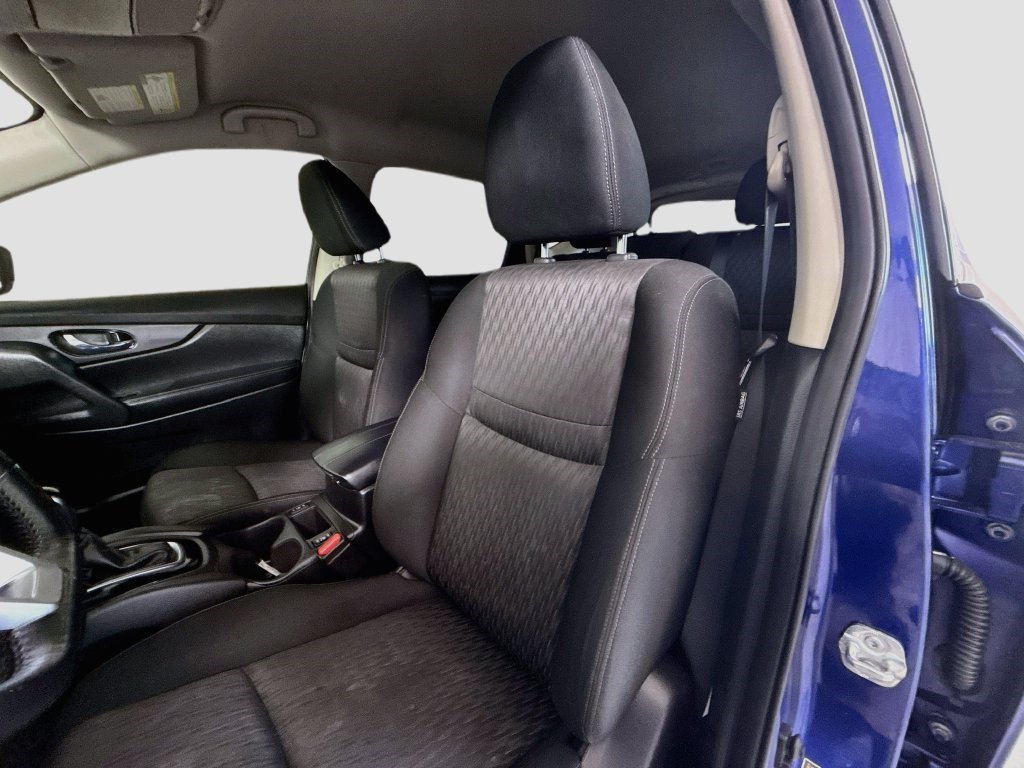 Used 2020 Nissan Rogue SV FWD image 21