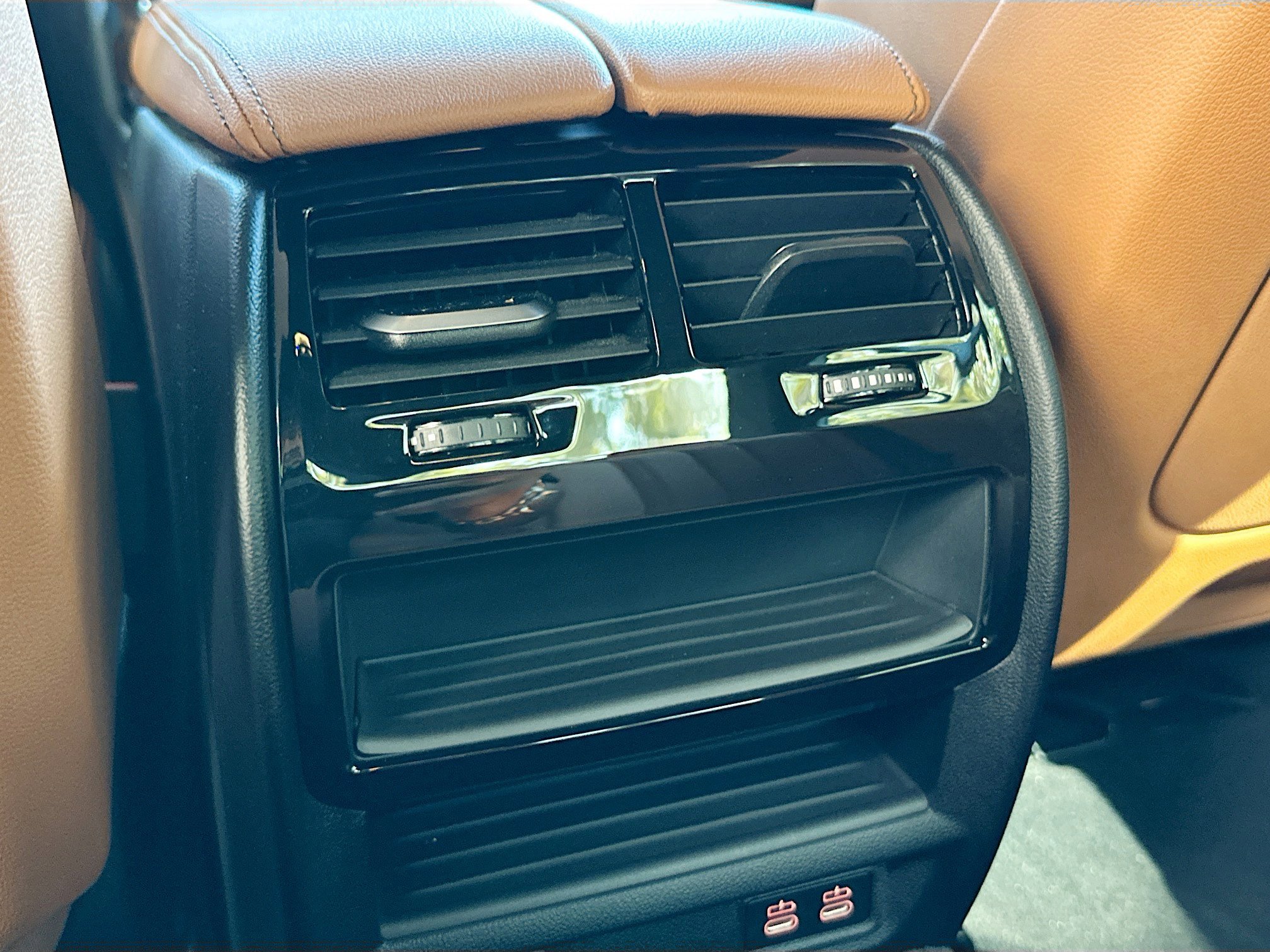 Used 2023 BMW 530i w/ Premium Package image 27