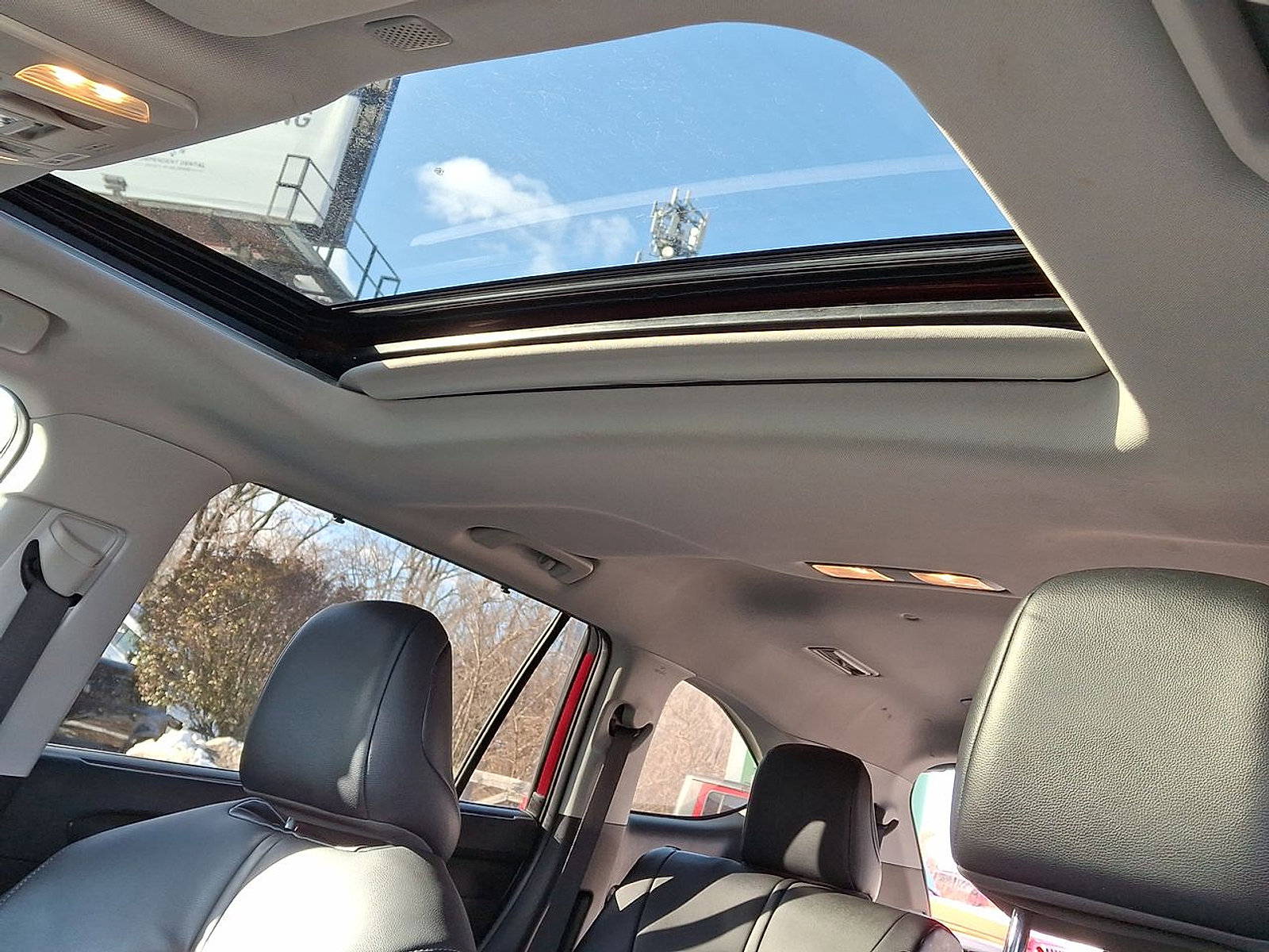 Used 2021 Toyota Highlander XLE image 27