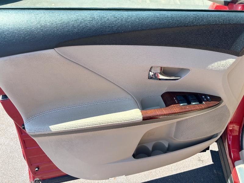 Used 2011 Toyota Venza AWD w/ Comfort Pkg image 11